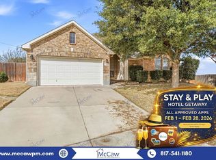 24 Beechcreek Dr, Edgecliff Village, TX 76134