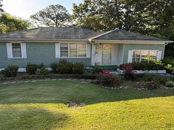 233 Iris Dr, Gardendale, AL 35071