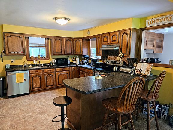 5th image of 204 Stickney Hill Road