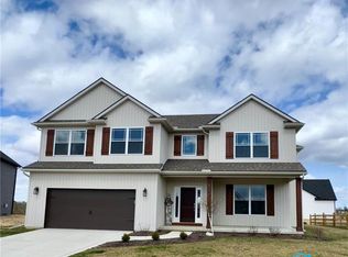 1396 Roberts Cir, Waterville, OH 43566