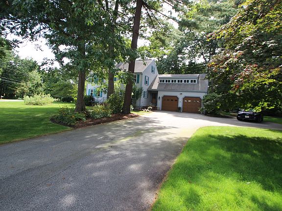 2nd image of 125 Boxwood Ln