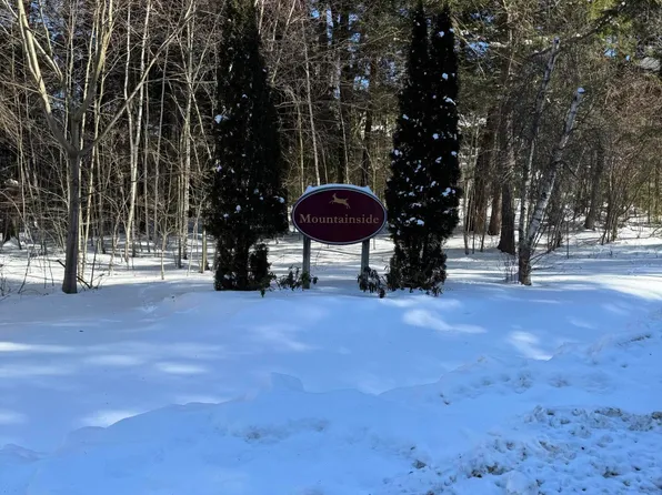 9063 Mountainside Dr, Hancock, MA 01237