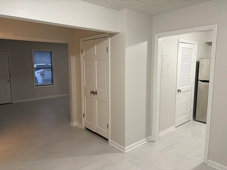 109 Jennifer Ln SW — Photo 2