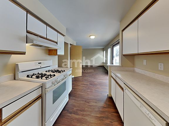 4th image of 21261 W Creston Ct