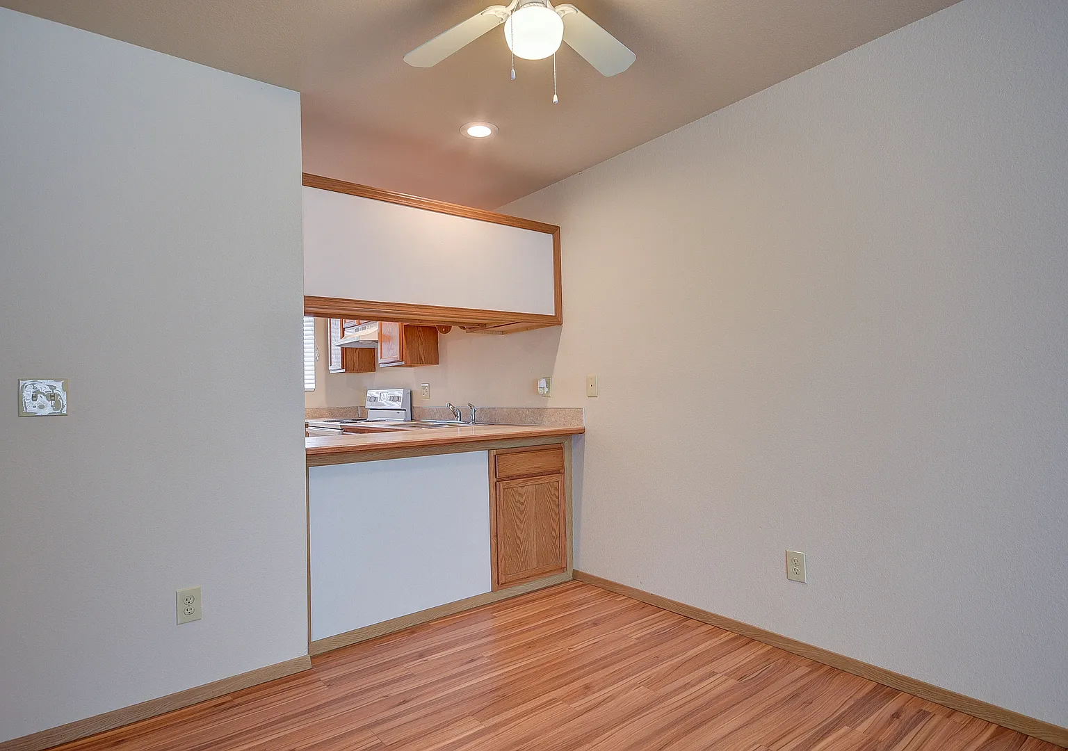 M0832 Arbor Terrace Apartments — Photo 4