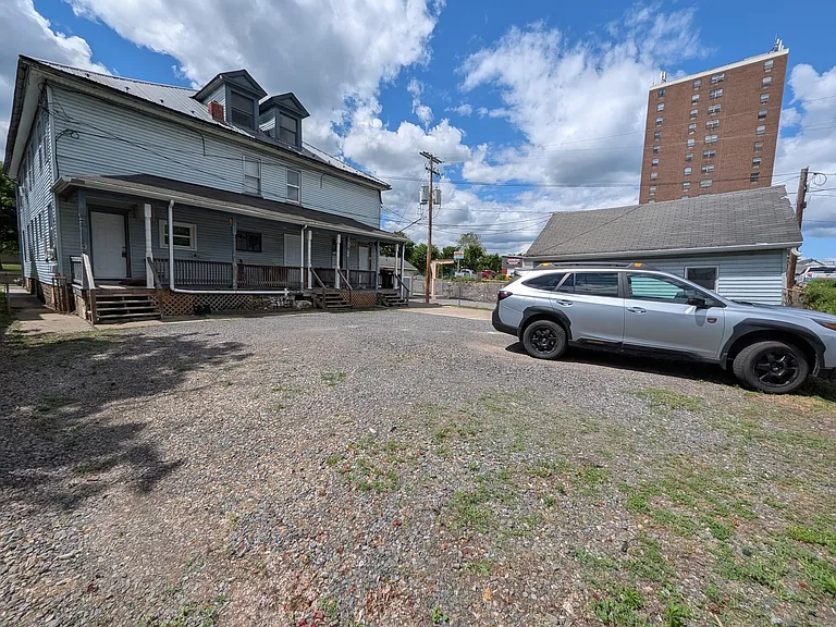 212 S Front St #B — Photo 39