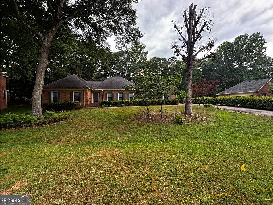 2nd image of 341 Chesterfield Rd