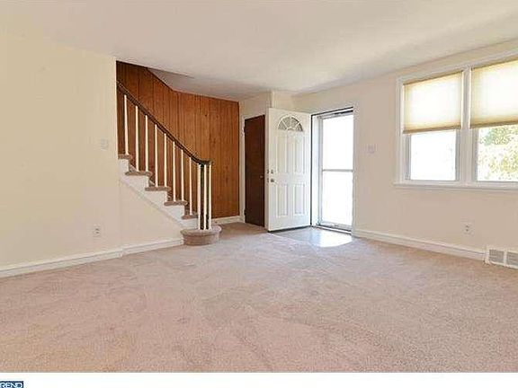 5th image of 1810 Chestnut St
