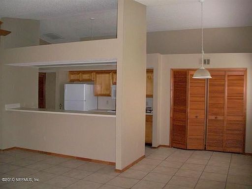 2nd image of 525 Samuel Huntington St