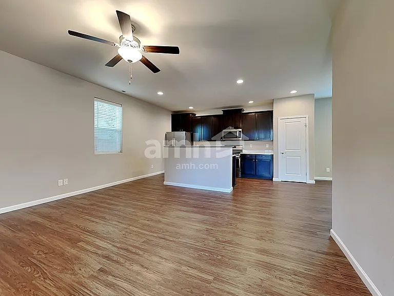 945 Riggs Dr E — Photo 6