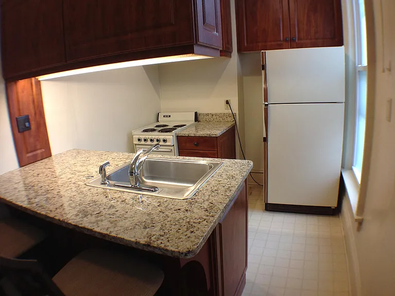28 Union Ave NE #2 — Photo 1