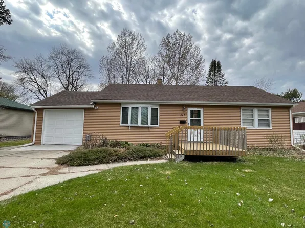 847 3rd St N, Wahpeton, ND 58075