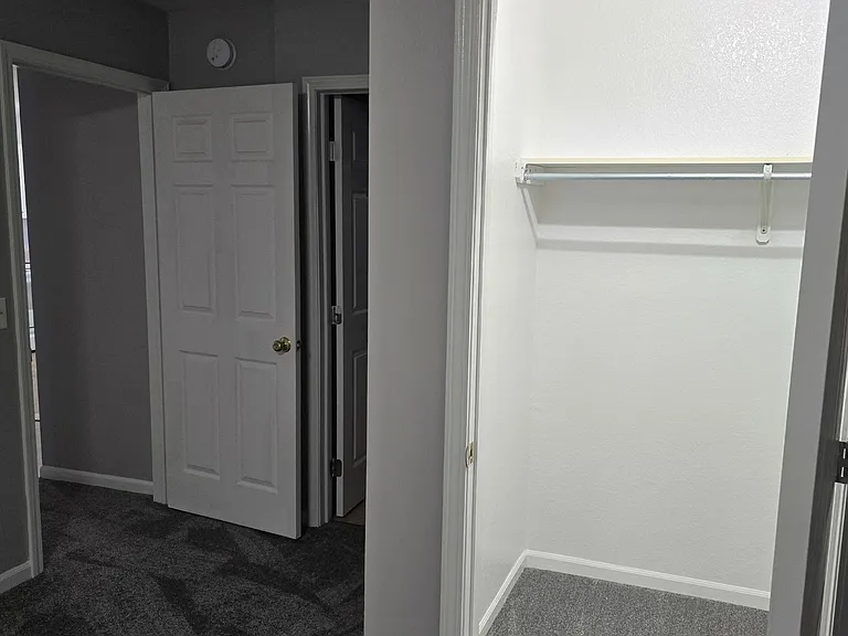 1021 Manitou Dr #3 — Photo 4