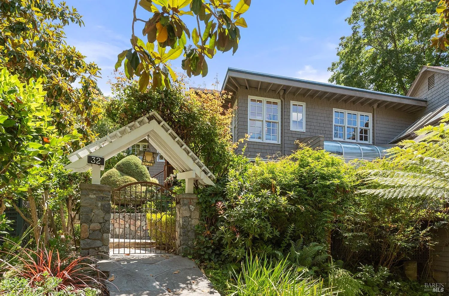 32 Lincoln Avenue photo 1
