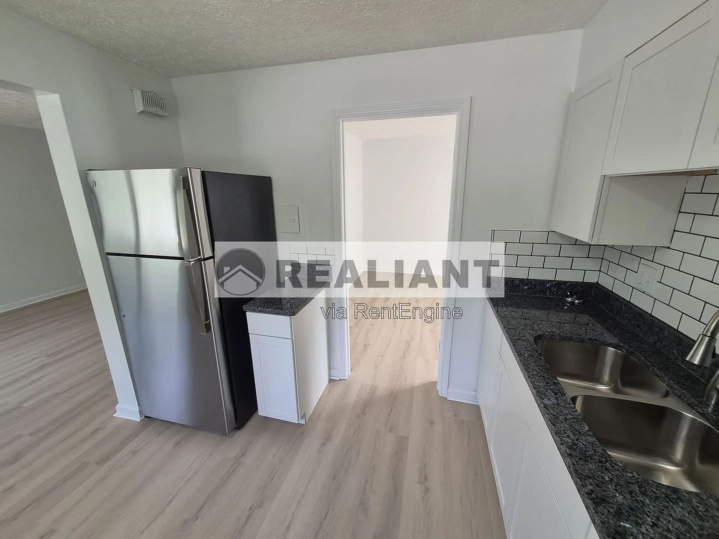 1 bed, 1.0 bath, 525 sqft, $995 — Photo 3