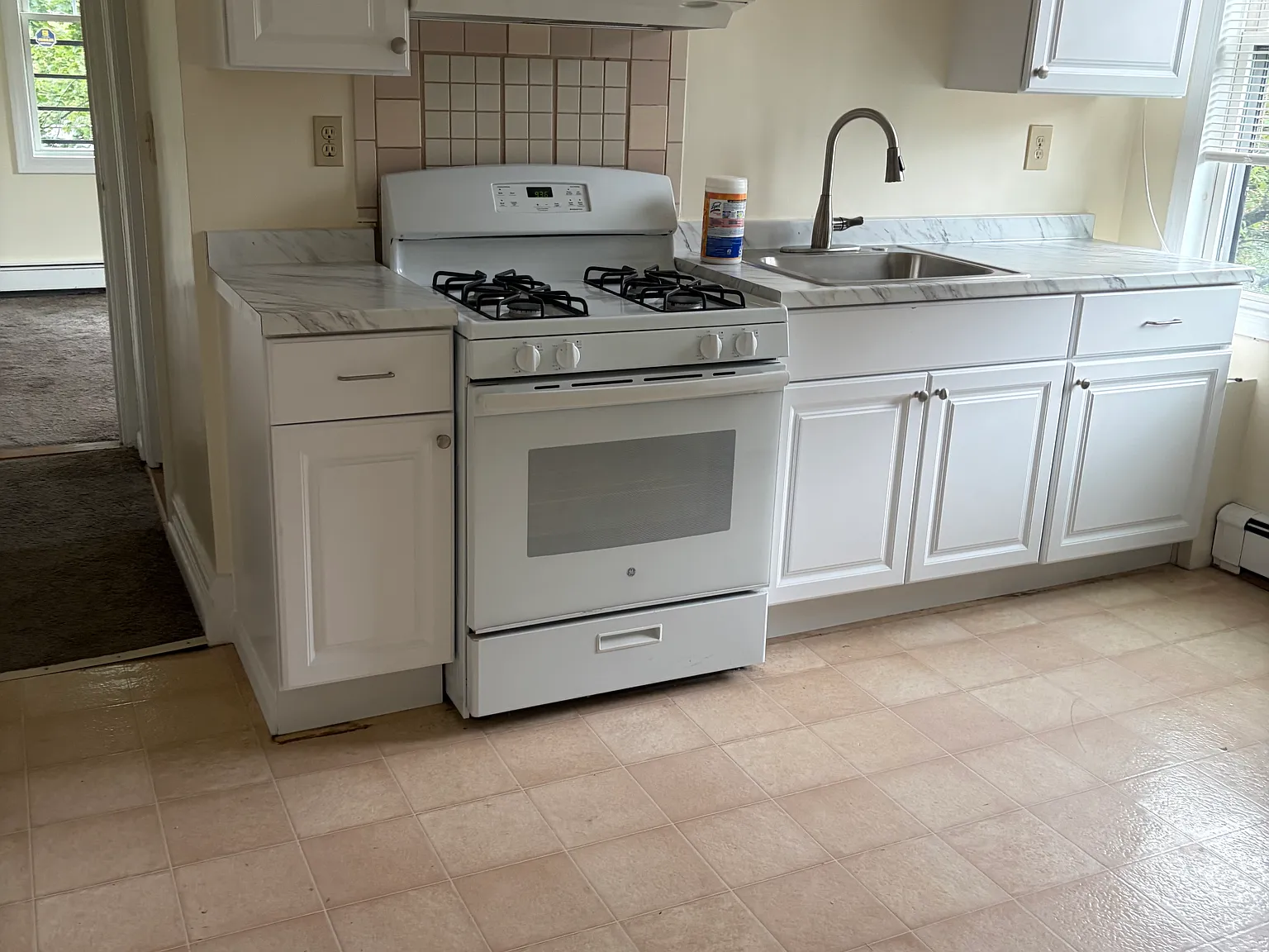 Studio, 450 sqft, $1,800 — Photo 1