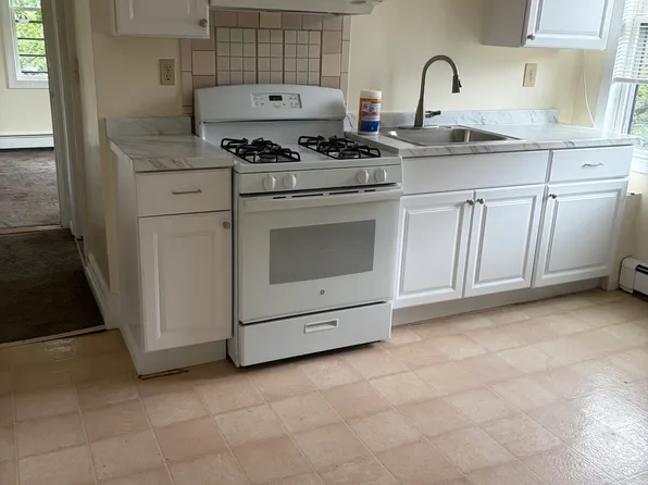 25 Entrance Way APT 2, Valhalla, NY 10595