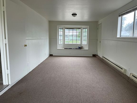 5th image of 114 White Birch Pl