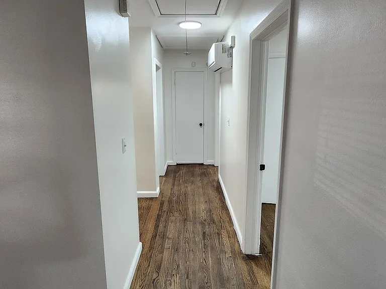 2752 Hawthorne Dr — Photo 6