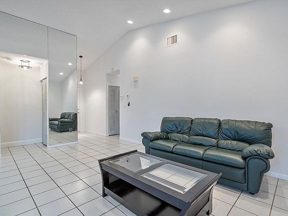 5th image of 15061 S Waterford Drive
