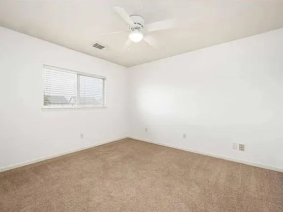 20827 Settlers Lake Cir N — Photo 16