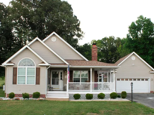35566 Golf Course Dr, Mechanicsville, MD 20659