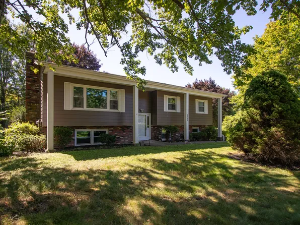 4500 Carlton Dr, Fairview, PA 16415
