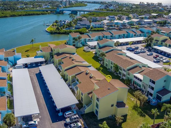 1 Windrush Blvd APT 28, Indian Rocks Beach, FL 33785