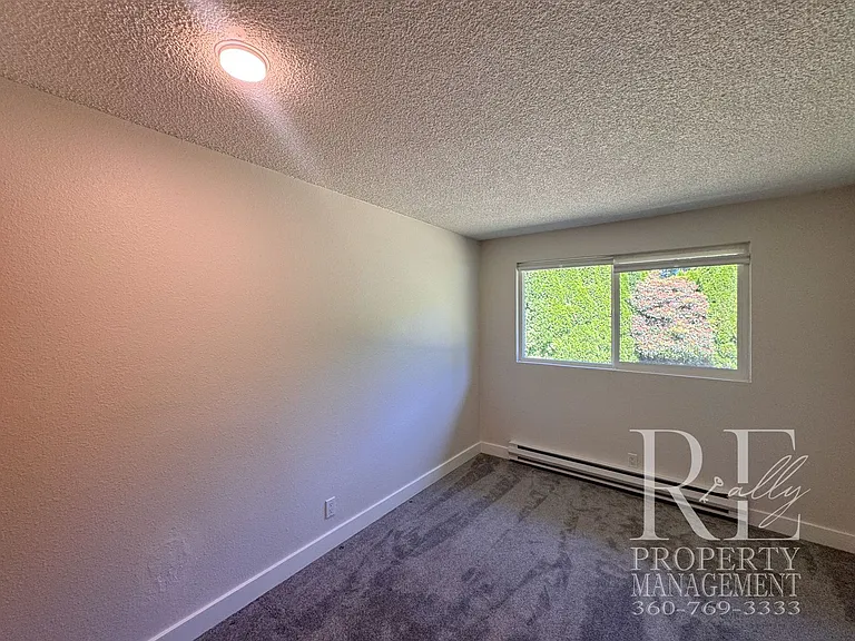 8240 NE Seawind Ave — Photo 14