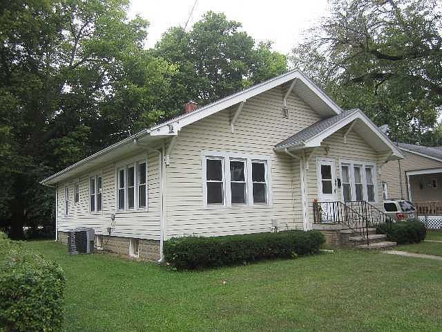 1st image of 106 N Walnut St