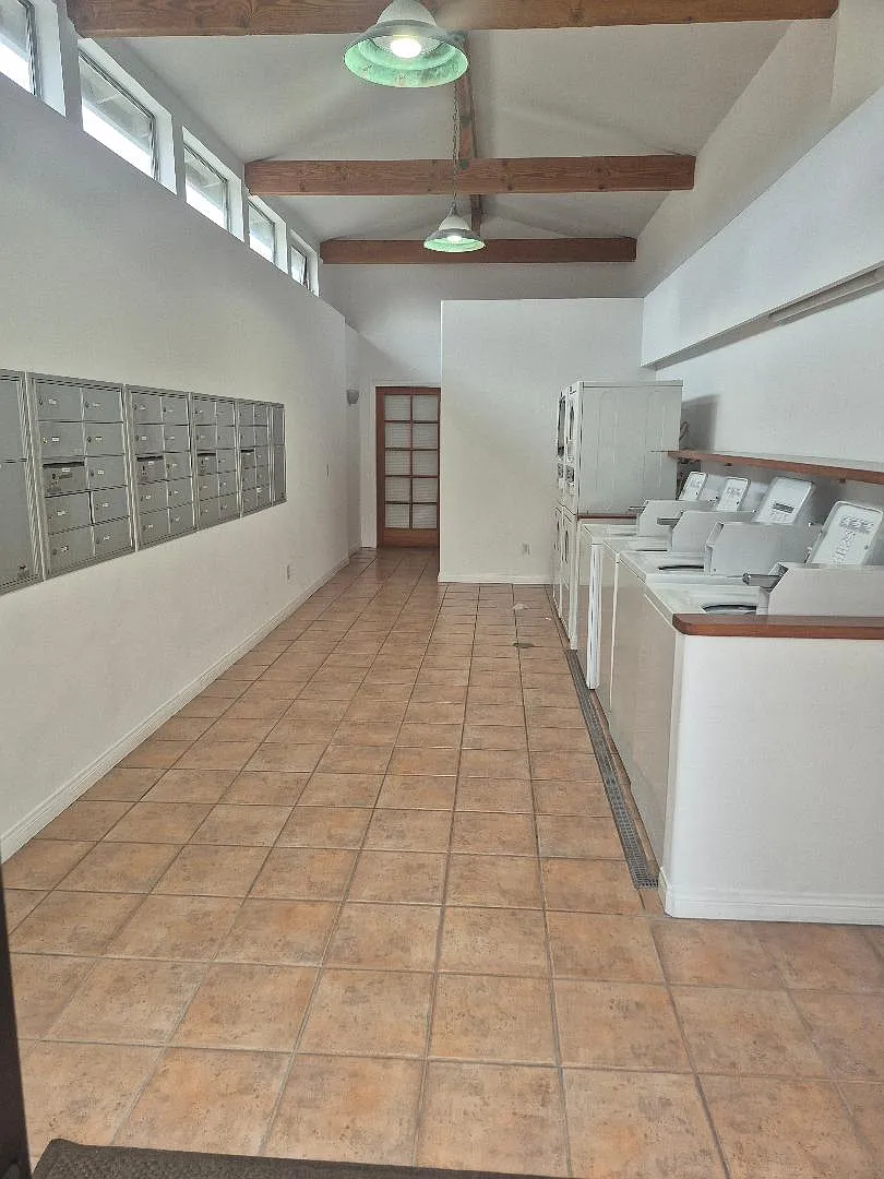 1 bed, 450 sqft, $1,995 — Photo 1