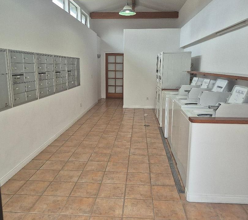 1st image of 1921 Maple Ave APT 6