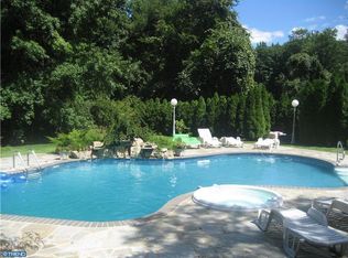 124 Taylors Mills Rd, Manalapan, NJ 07726