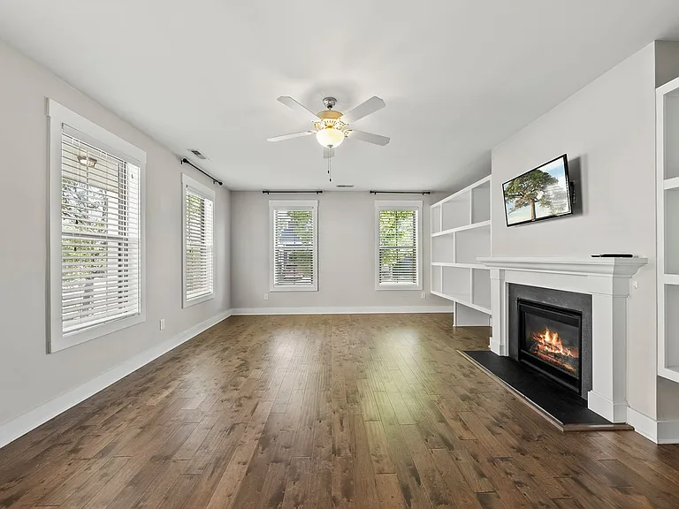 1813 Iron Mill Dr — Photo 23