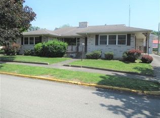 214 N 3rd St, Williamsburg, KY 40769