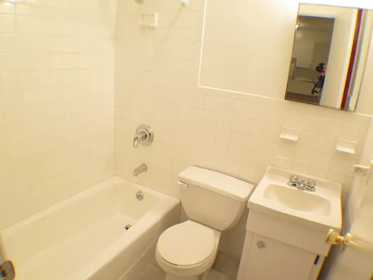 Rented by Glasser Realty LLC | media 20