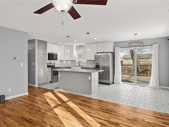 4th image of 1003 Shelton St