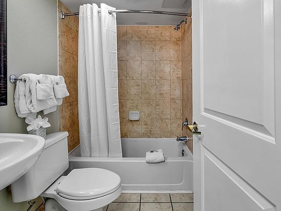 5th image of 5300 N Ocean Blvd. #304