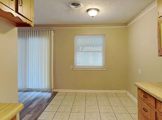 7472 Meadowcrest Dr, Fort Worth, TX 76112