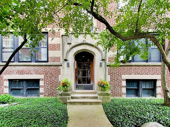 3rd image of 730 Hinman Ave APT 3W