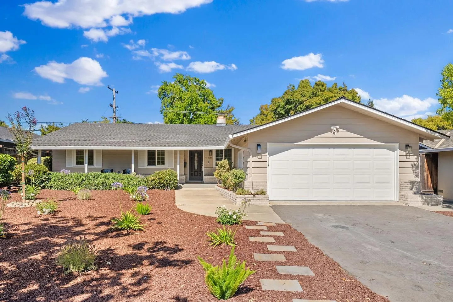 1539 Crespi Dr photo 1