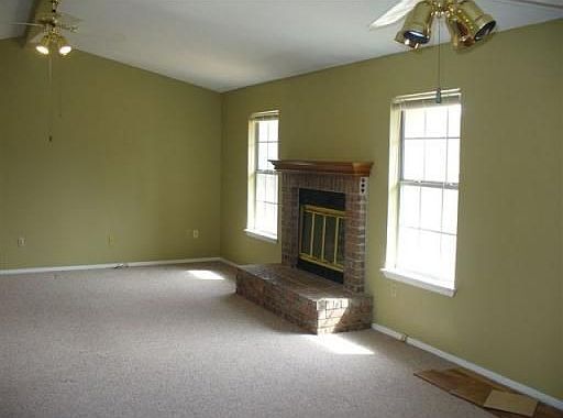 4th image of 1557 E Cardinal Dr