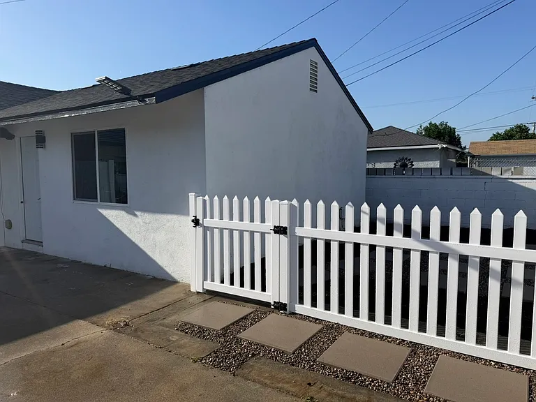 808 S 10th St — Photo 1
