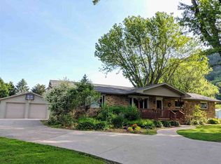 63862 Meadow Ln, Prairie Du Chien, WI 53821