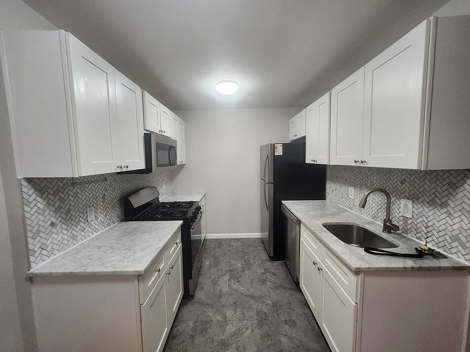 1st image of 145 Main St #15E
