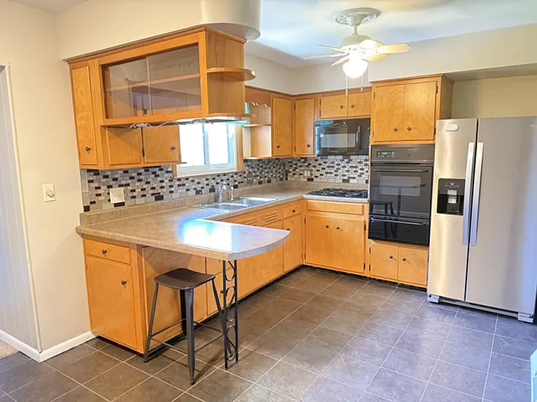 1311 Towanda Ave — Photo 5