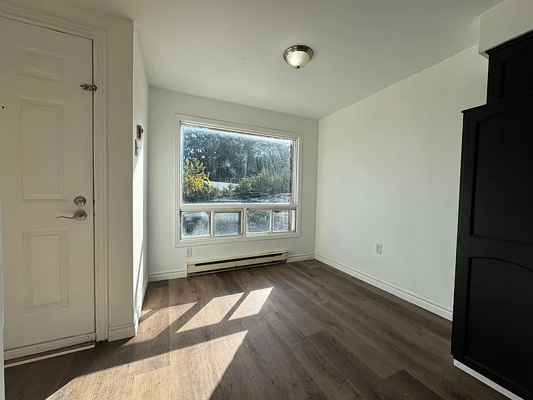 32 Ralgreen Cres #4 — Photo 12