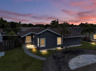 8211 SW 3rd Pl, North Lauderdale, FL 33068