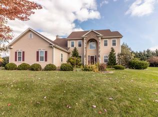 W279N5630 Walnut Grove Dr, Lisbon, WI 53089