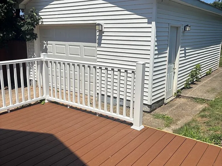 409 Parade St — Photo 18